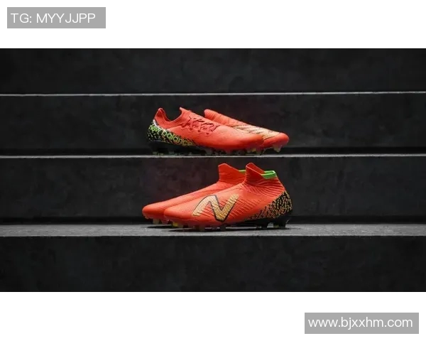 黑色足球鞋闪耀绿茵场足球明星们的时尚选择与竞技表现探讨